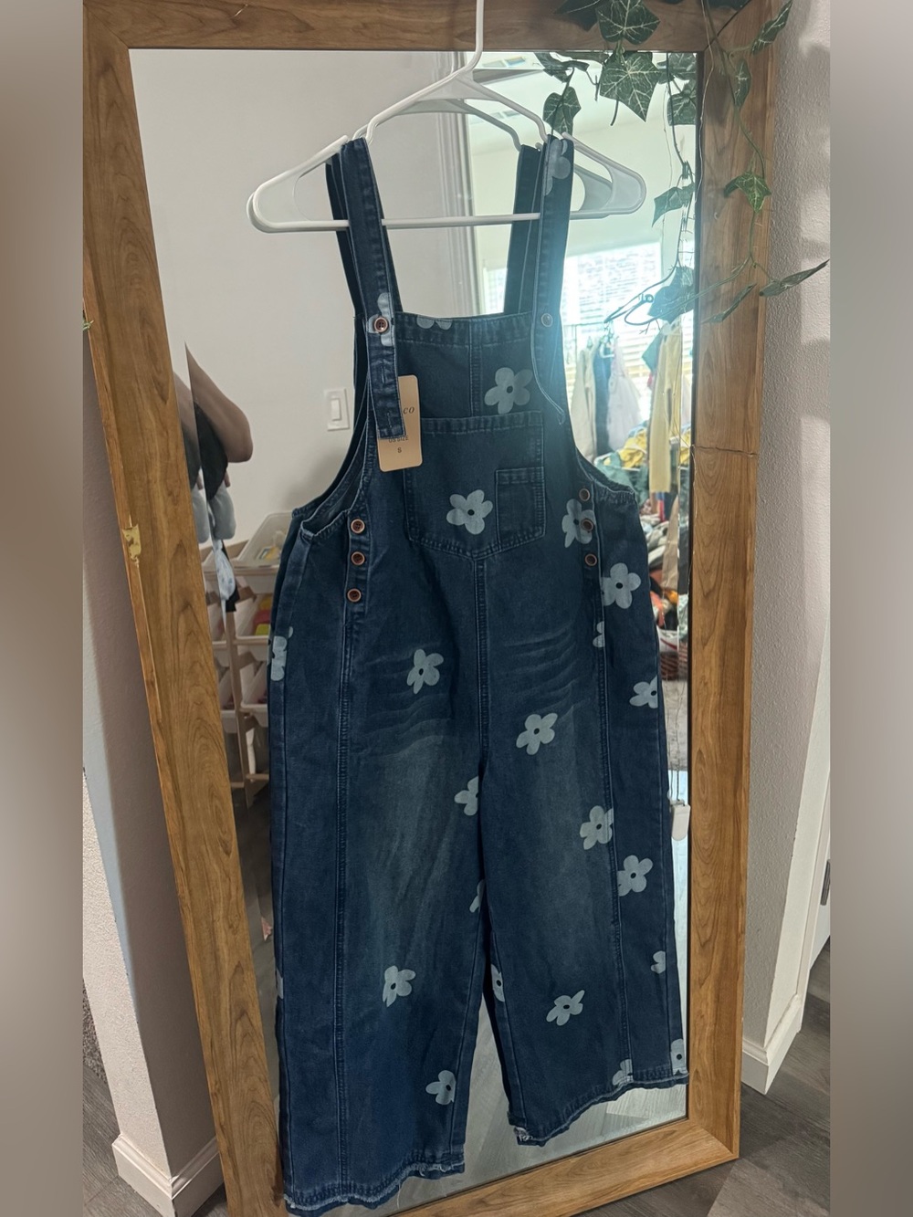 BNWT Floral Denim Wide Leg Overalls/Jumpsuit - Picture 3 of 5